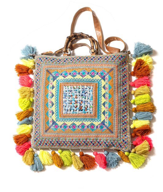 zestaw haftów i nici